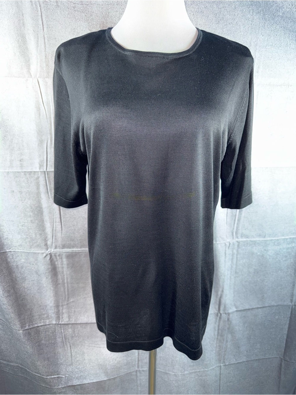 2632-Austin Reed Black Short-Sleeve Crewneck Tee